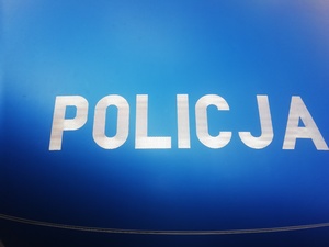 maska radiowozu z napisem Policja