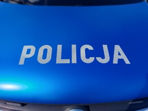 maska radiowozu z napisem POLICJA