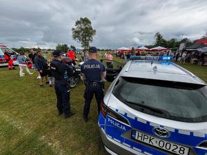 zdjęcie policjantów podczas pikniku