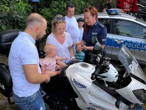 Policjanci podczas spotkania z dziećmi