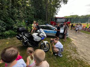 Policjanci podczas spotkania z dziećmi