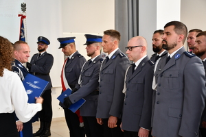 Policjanci zgromadzeni na uroczystości