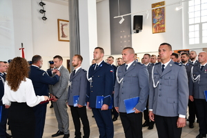 Policjanci zgromadzeni na uroczystości
