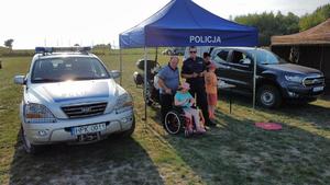 Policjanci podczas pikniku w Zarębkach