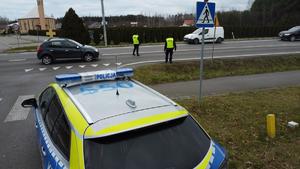 Policjanci podczas prowadzonej akcji trzeźwość.