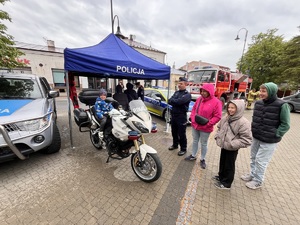 Policjanci podczas obchodów 80 rocznicy zakończenia II wojny światowej