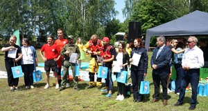 policjanci podczas pikniku