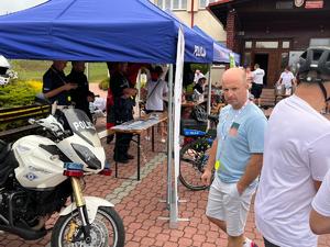 kolbuszowscy i mieleccy policjanci na I rajdzie rowerowym w Niwiskach