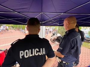 kolbuszowscy i mieleccy policjanci na I rajdzie rowerowym w Niwiskach
