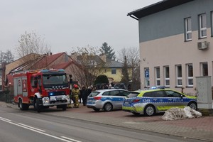 Policjanci oraz strażacy podczas ćwiczeń
