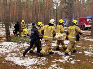 Policjanci oraz strażacy podczas ćwiczeń