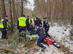 Policjanci oraz strażacy podczas ćwiczeń