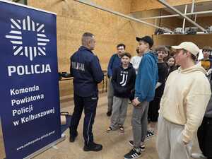 Policjanci na dniach otwartych LO w Kolbuszowej