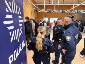 Policjanci na dniach otwartych LO w Kolbuszowej