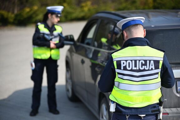 Policjanci podczas kontorli