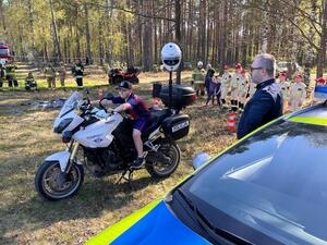 Policjanci na pikniku w Wilczej Woli