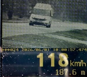118 km/h w terenie zabudowanym. Surowe konsekwencje dla nieodpowiedzialnego kierowcy