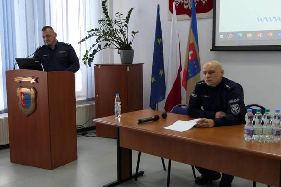 Bezpieczeństwo w szkołach i przedszkolach. Policjanci uczestniczyli w szkoleniu dla kadry oświatowej